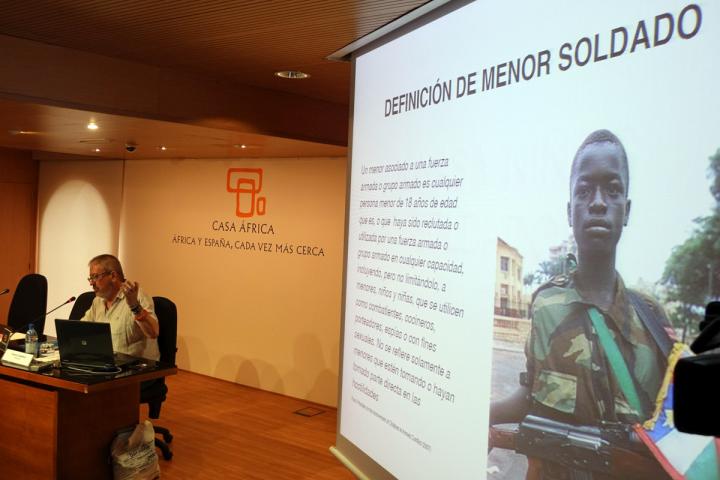 El periodista y experto Chema Caballero habla sobre la realidad de los menores soldado en el continente El periodista y experto Chema Caballero habla sobre la realidad de los menores soldado en el continente