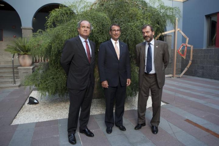 El Embajador de Estados Unidos en España visita Casa África El Embajador de Estados Unidos en España visita Casa África