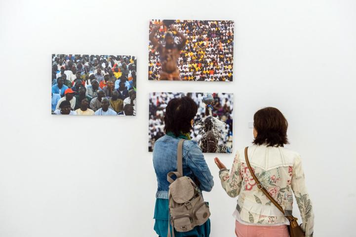 Casa África presenta «Dakar, una mirada», un diálogo en imágenes sobre la vibrante capital senegalesa Casa África presenta «Dakar, una mirada», un diálogo en imágenes sobre la vibrante capital senegalesa