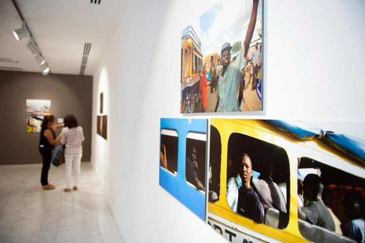Casa África presenta «Dakar, una mirada», un diálogo en imágenes sobre la vibrante capital senegalesa Casa África presenta «Dakar, una mirada», un diálogo en imágenes sobre la vibrante capital senegalesa