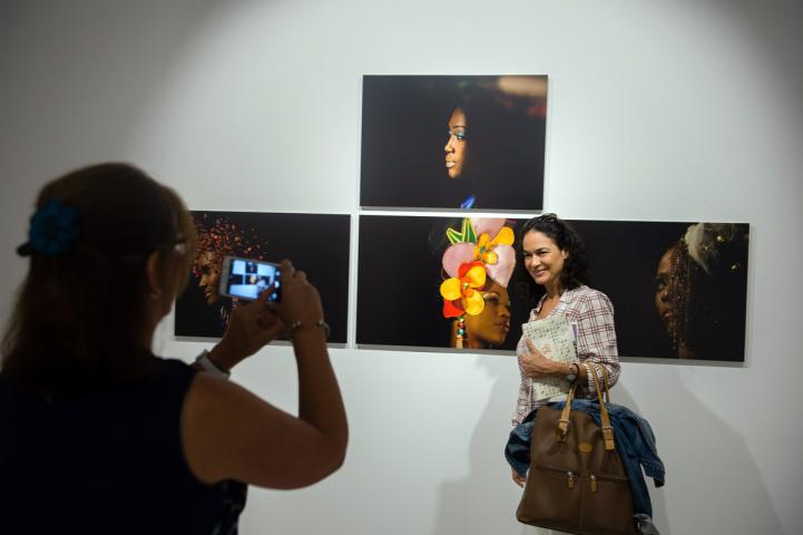 Casa África presenta «Dakar, una mirada», un diálogo en imágenes sobre la vibrante capital senegalesa Casa África presenta «Dakar, una mirada», un diálogo en imágenes sobre la vibrante capital senegalesa
