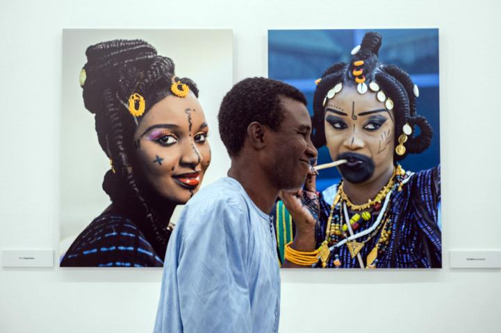 Casa África presenta «Dakar, una mirada», un diálogo en imágenes sobre la vibrante capital senegalesa Casa África presenta «Dakar, una mirada», un diálogo en imágenes sobre la vibrante capital senegalesa