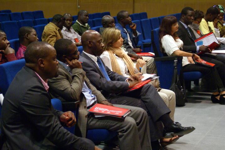 Más de 40 organizaciones de africanos se reúnen en Huelva para analizar el estado del asociacionismo en España Más de 40 organizaciones de africanos se reúnen en Huelva para analizar el estado del asociacionismo en España