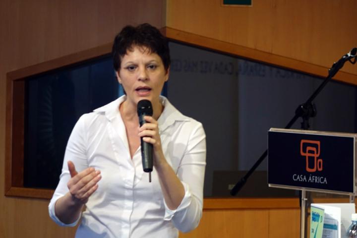 Emociones, patrimonio oral africano y algoritmos para la biblioteca del siglo XXI Emociones, patrimonio oral africano y algoritmos para la biblioteca del siglo XXI