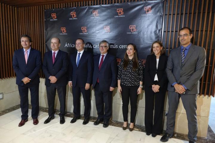 El Consejo Rector de Casa África aprueba la continuidad del actual equipo directivo al frente de la institución y la programación de su décimo aniversario El Consejo Rector de Casa África aprueba la continuidad del actual equipo directivo al frente de la institución y la programación de su décimo aniversario
