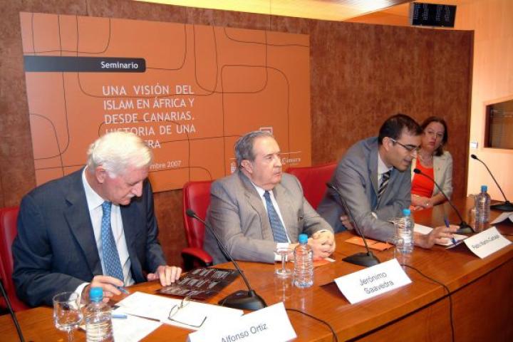 Saavedra presidió la inauguración del Seminario 'Una visión del Islam en África y desde Canarias. Historia de una frontera'