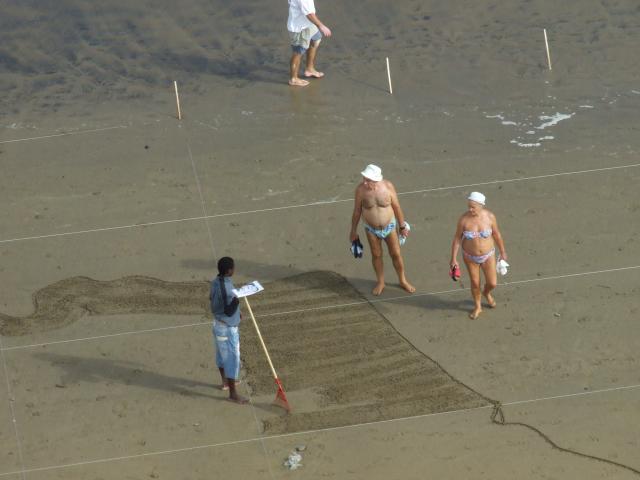 Casa África apoya 'Mareas Migratorias', una intervención artística en Las Canteras en el marco del Día de África Casa África apoya 'Mareas Migratorias', una intervención artística en Las Canteras en el marco del Día de África