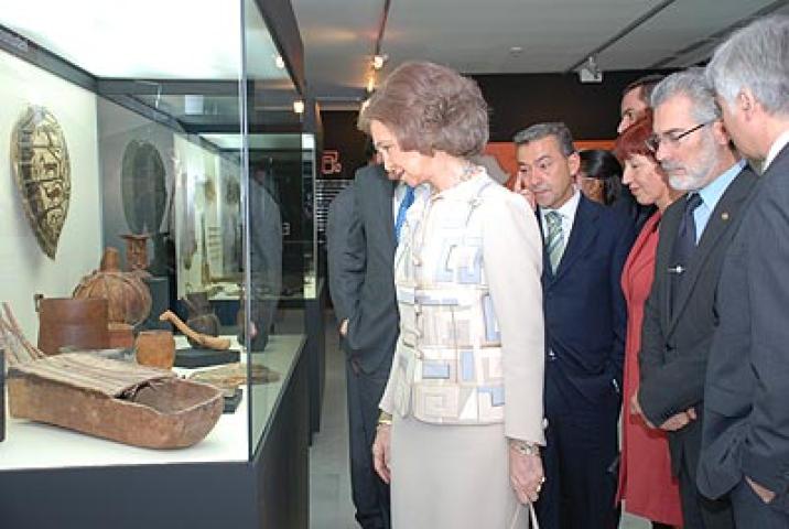 La Reina participa en la reunión de Cruz Roja que se celebra en Casa África La Reina participa en la reunión de Cruz Roja que se celebra en Casa África