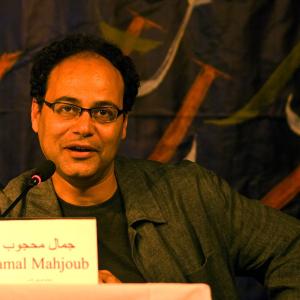 El escritor Jamal Mahjoub se encuentra con jóvenes universitarios en Barcelona y Valencia