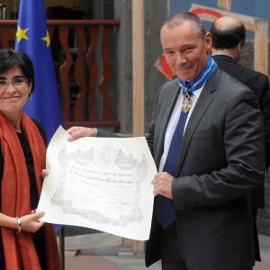 Luis Padilla recibe la Encomienda de la Orden del Mérito Civil por su trabajo en las relaciones entre España y África