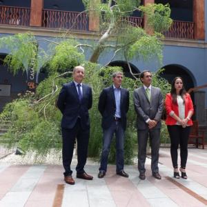 El presidente del Gobierno de Canarias, Fernando Clavijo, visita Casa África