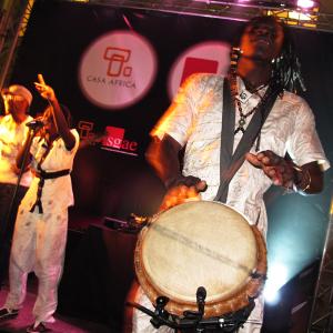 Cerca de cuatro mil personas descubren el 'house' africano en la Noche en Blanco