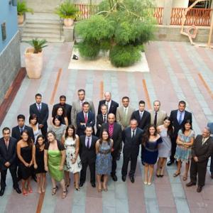 Los alumnos de la segunda edición del MIB recogen su orla en Casa África