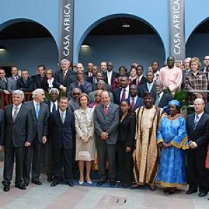 La Reina participa en la reunión de Cruz Roja que se celebra en Casa África