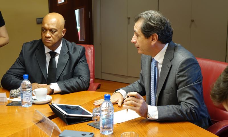 El Ministro de Exteriores y Defensa de Cabo Verde se reúne con los mandos militares de Canarias y visita la sede del PMA