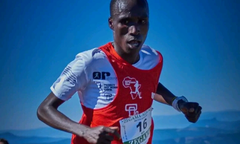 Participación de un atleta keniata en la XXIV edición del maratón Zegama-Aizkorri