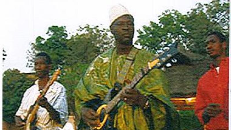 Ali Farka Touré : ça coule de source [Vídeo] / dirección, Yves Billon &amp; Henri Lecomte ; producción y distribución, L'Harmattan &amp; Zarafa Films