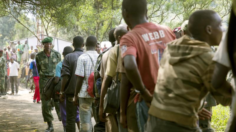 Las ventajas e inconvenientes de los programas de Desarme, Desmovilización y Reinserción en África