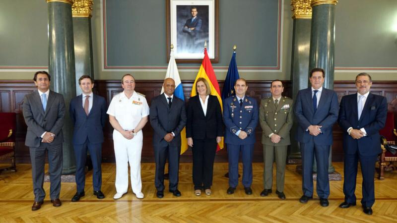 El Ministro de Exteriores y Defensa de Cabo Verde se reúne con los mandos militares de Canarias y visita la sede del PMA
