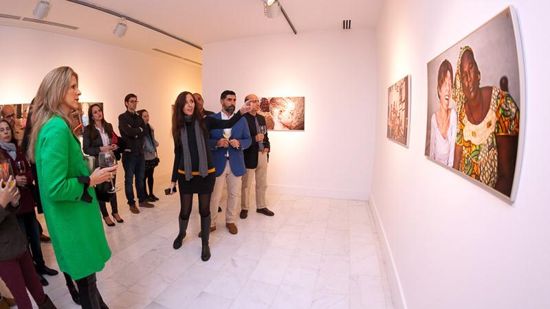 Casa África muestra la realidad de la vida de los albinos en Senegal con una exposición fotográfica
