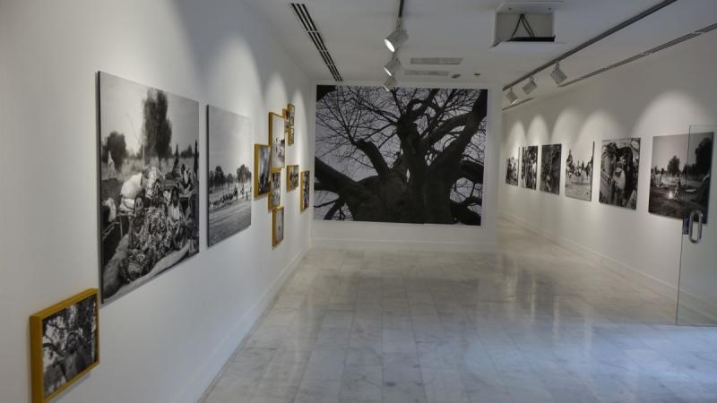 La vida de los Nómadas del Sahel, un foto-relato de Martín Caparrós y Samuel Aranda, en Casa África