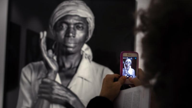 Casa África acoge 'Mujeres del Congo', el grito de Isabel Muñoz y Concha Casajús contra la violencia sexual en el Congo