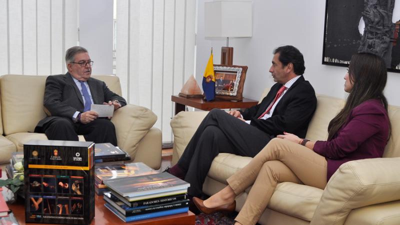 Bravo de Laguna recibe al equipo directivo de Casa África