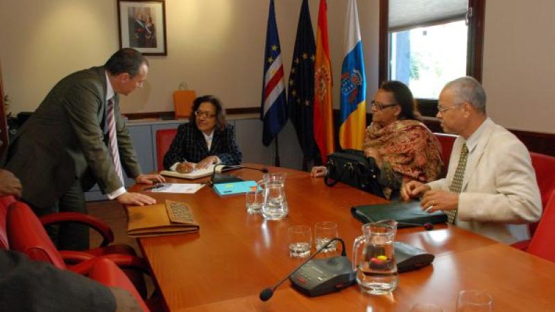 0304_ministra_caboverde04.jpg
