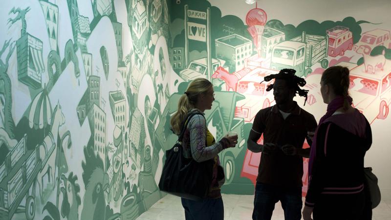 'Graffrica. Arte Urbano Africano' transforma las salas de exposición de Casa África