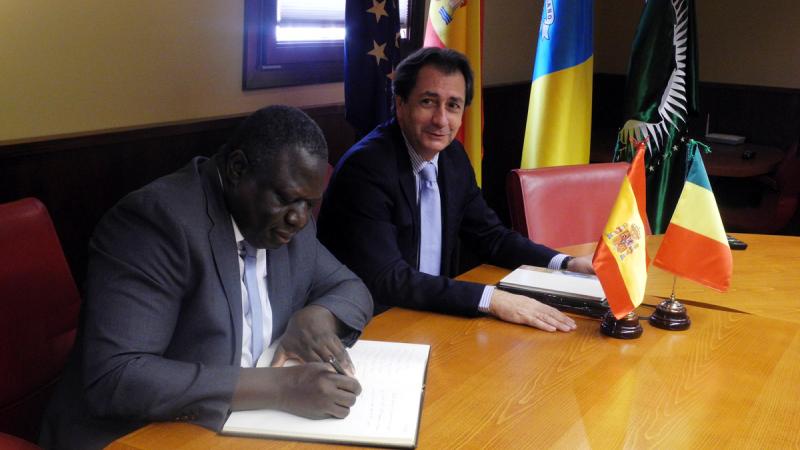 El embajador de Mali en España visita Casa África