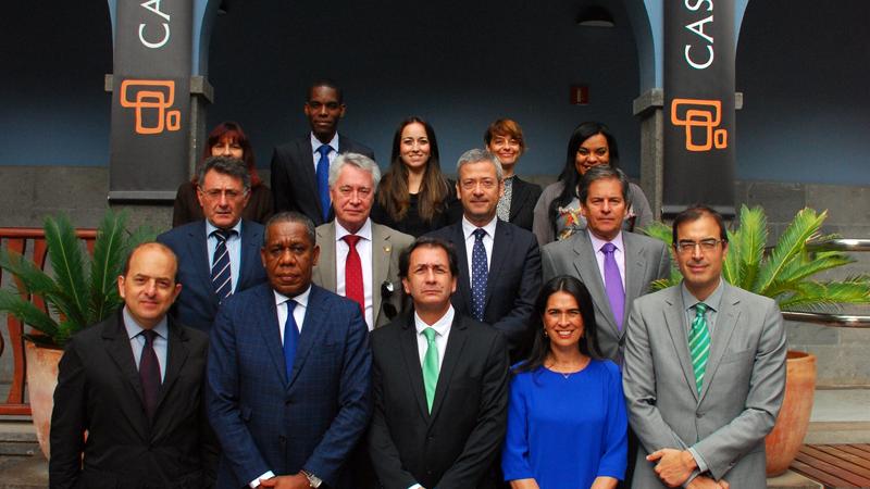 El embajador de Angola en España visita Casa África