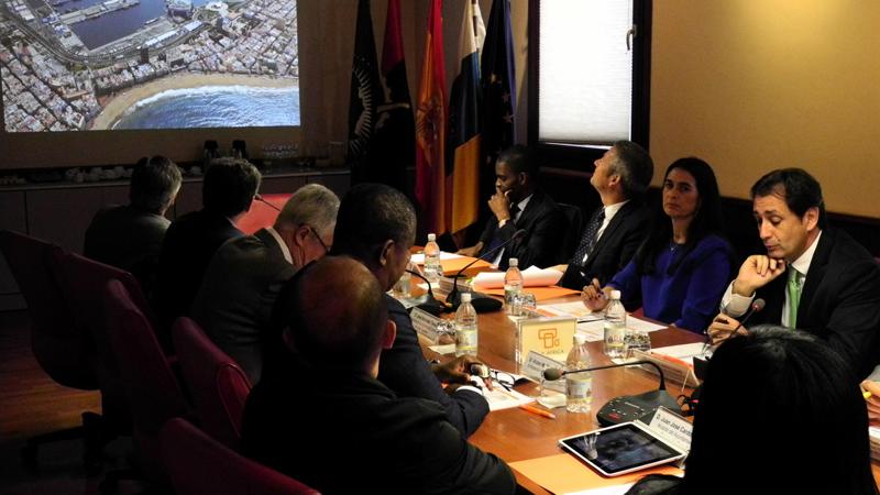 El embajador de Angola en España visita Casa África