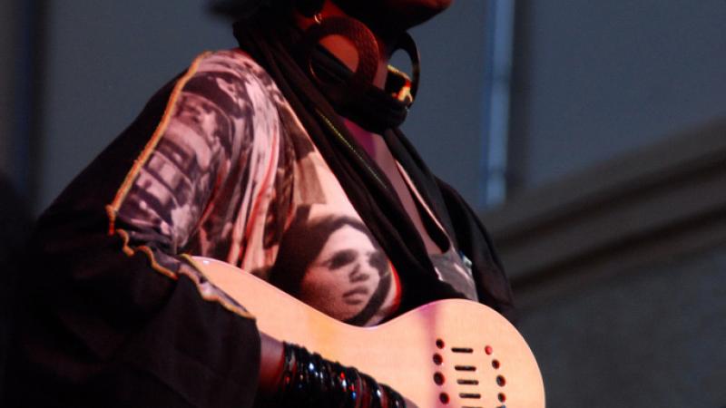 La cantante Njaaya causa sensación en el estreno de Womad Cáceres