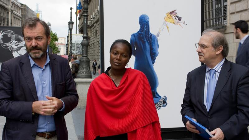 La mujer africana, protagonista de una exposición fotográfica al aire libre y en formato gigante en la calle Alcalá