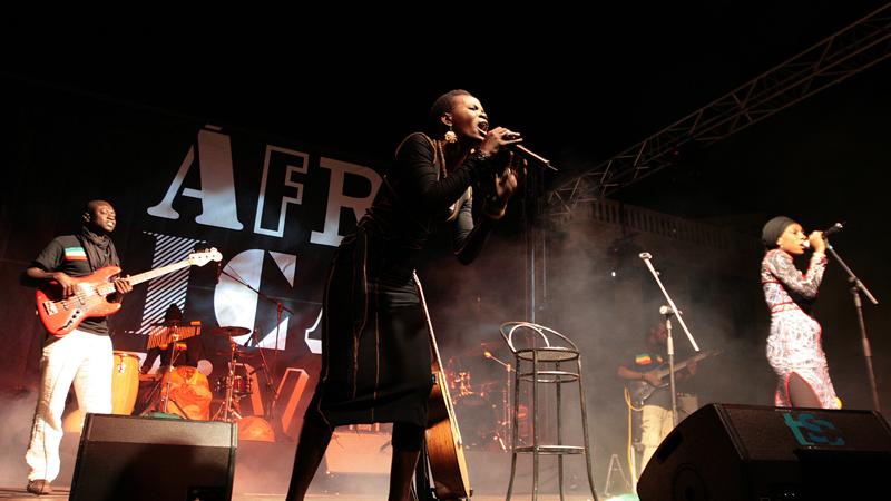 Casa África aporta la fuerza de Njaaya y el ritmo de Africa Dance Set a la fiesta de Dakar en La Mercè