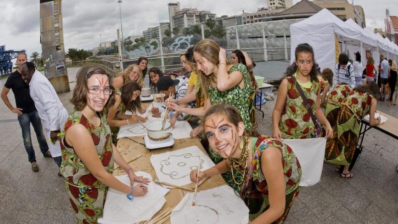 Más de 3.000 personas celebran la Fiesta África Vive en la capital grancanaria