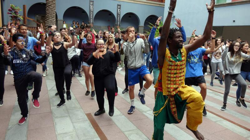 Casa África inaugura la exposición «Enseñar África»