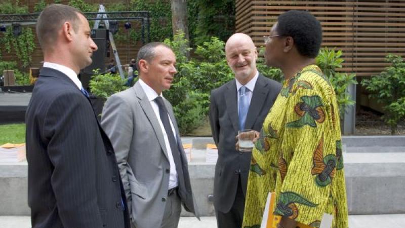 0525_africavive07.jpg