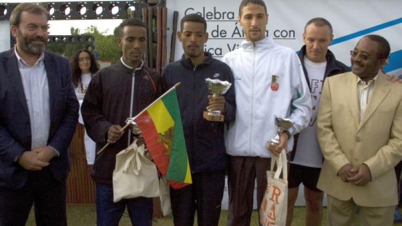 0525_africavive08.jpg