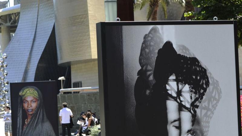 'Desvelos' llena de sensualidad la Ría de Bilbao