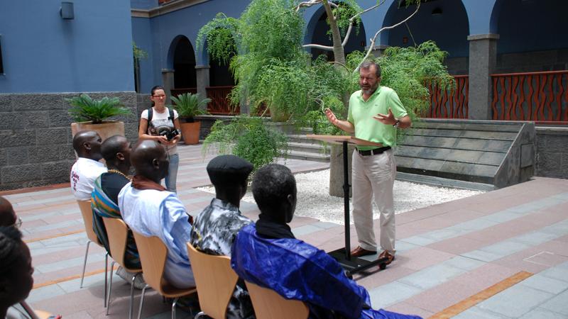 Casa África entrega los certificados a los participantes de 'Jóvenes con África'