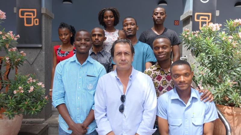 Casa África recibe a la segunda promoción de médicos de Unizambeze formados gracias a la cooperación española