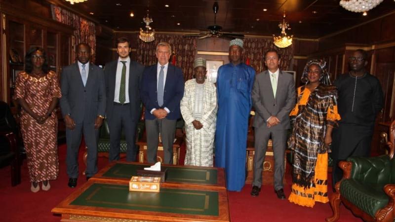 El Director General de Casa África, con el vicepresidente de Gambia