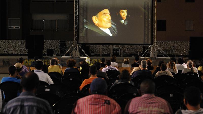 El Ramadán concluye en Las Canteras con un concierto de Oum y Dakhouse