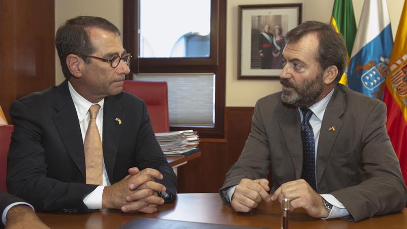 El Embajador de Estados Unidos en España visita Casa África