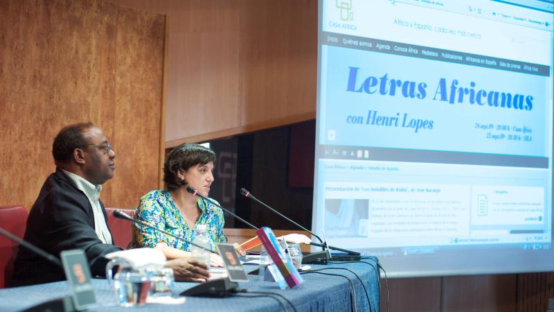 El escritor Donato Ndongo protagoniza la primera charla tras el verano del Club de Lectura