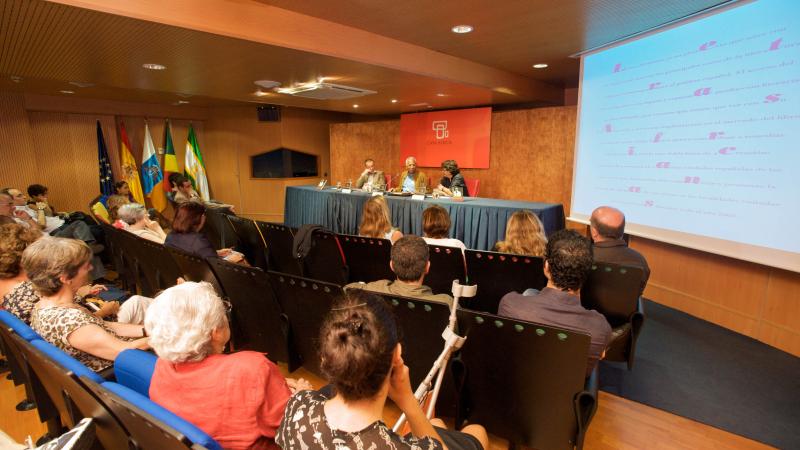 Henri Lopes: "El escritor africano contemporáneo debe plasmar la idiosincrasia del continente pero también África como parte del mundo"