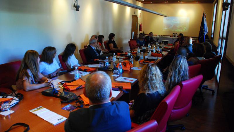 La embajadora de Sudáfrica expone en Casa África las oportunidades de negocio en el país