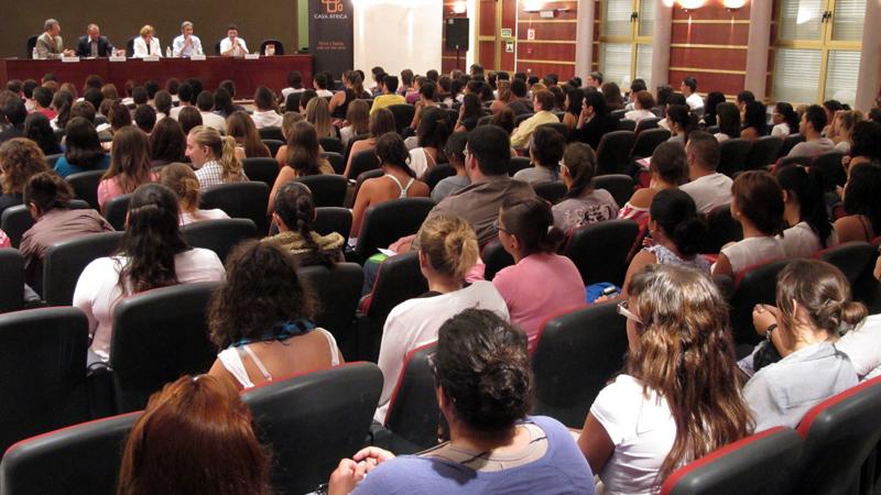 Achmat Dangor insta a los jóvenes a “liberar la imaginación” y abandonar el pesimismo sobre el futuro de África y el mundo