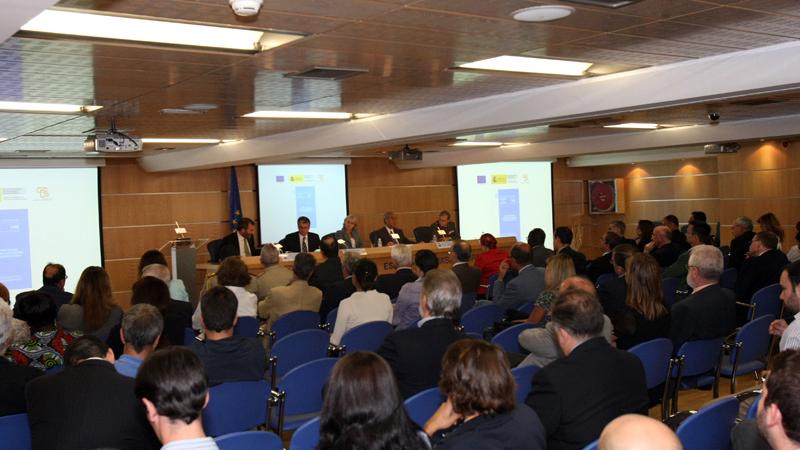 Defensa y Casa África presentan la publicación 'Respuesta Europea y Africana a los Problemas de Seguridad en África'
